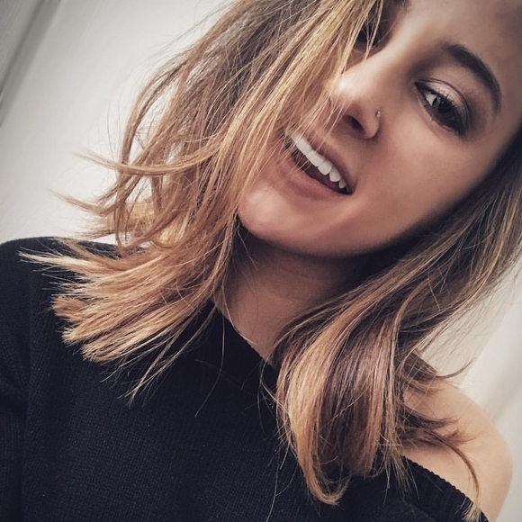 Meet your Posher, Tina - Picture 1 of 1